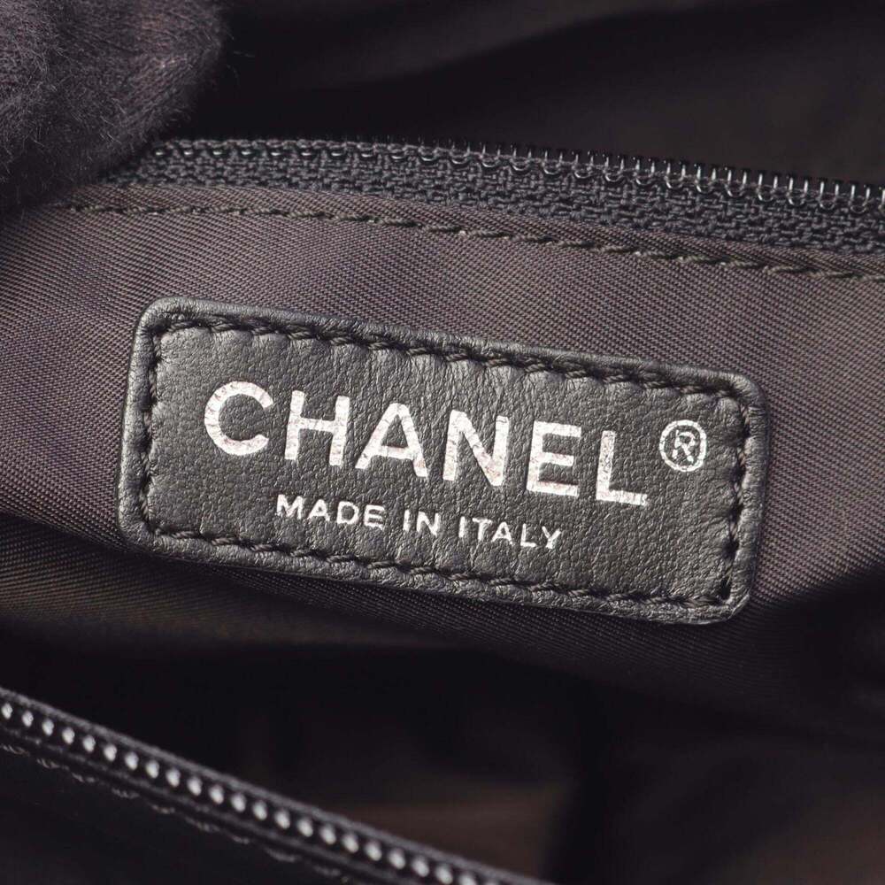 CHANEL Black Leather Tote Bag - Picture 4 of 6